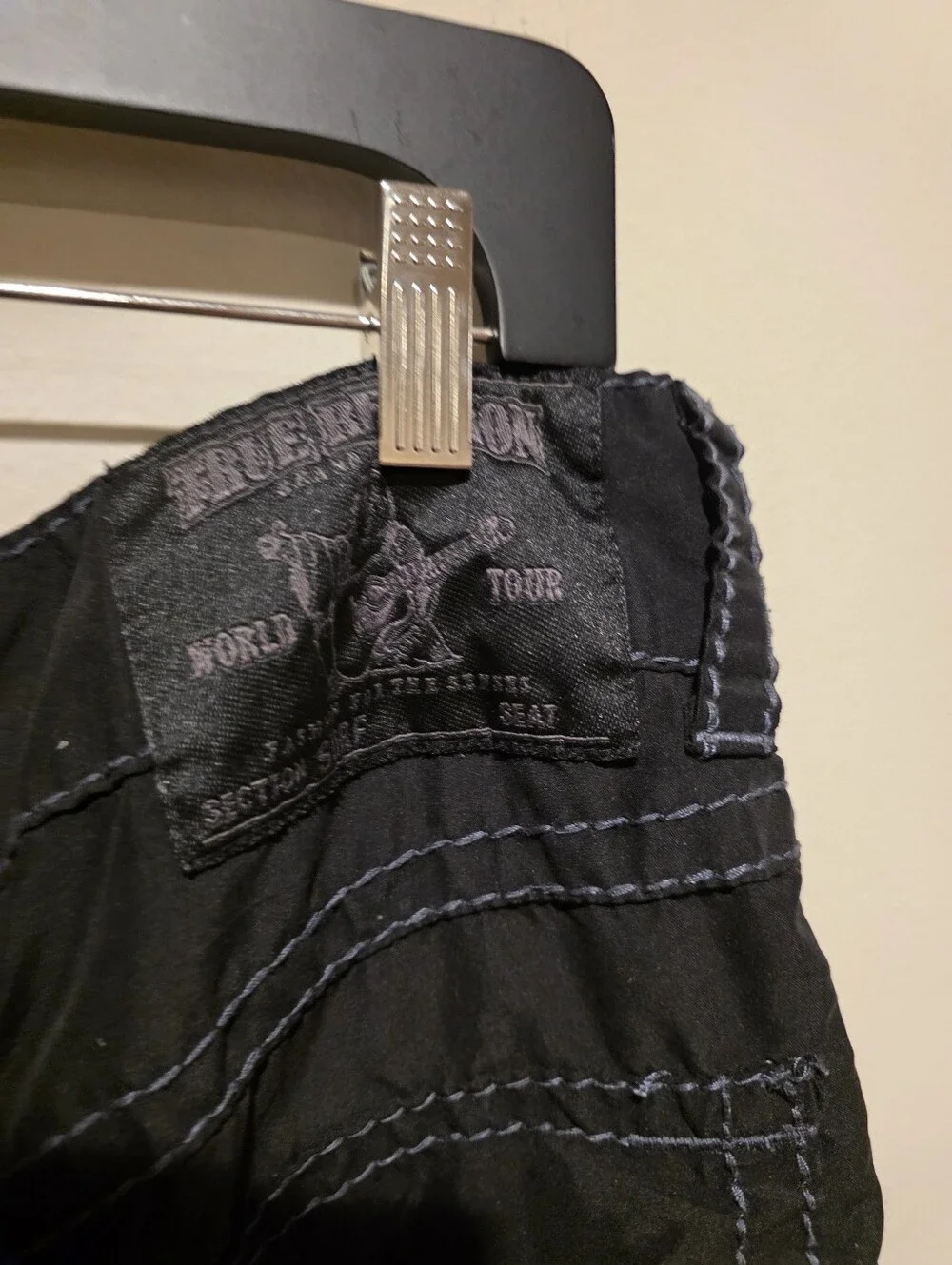 TRUE RELIGION Mens Big T Board Shorts Swim Trunks Black Horseshoe Size 36